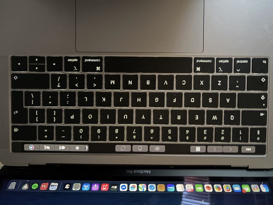 MacBook Pro 13.3” 2019 | Intel i5 | 8GB RAM | 128GB SSD