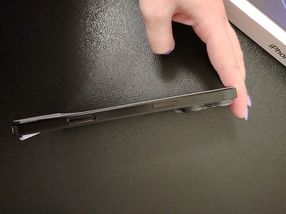 Продаю Айфон 16 про макс