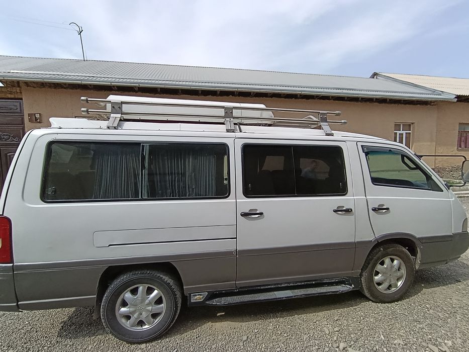 Isfana sotiladi srochni