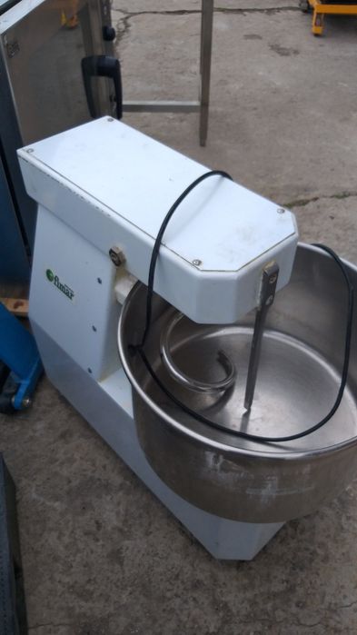 Италианска тестомесачка Fimar 42 литра
