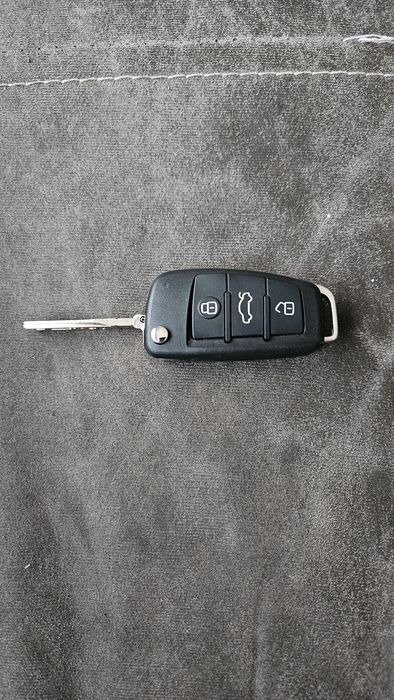ключ за ауди а4 2006 г.