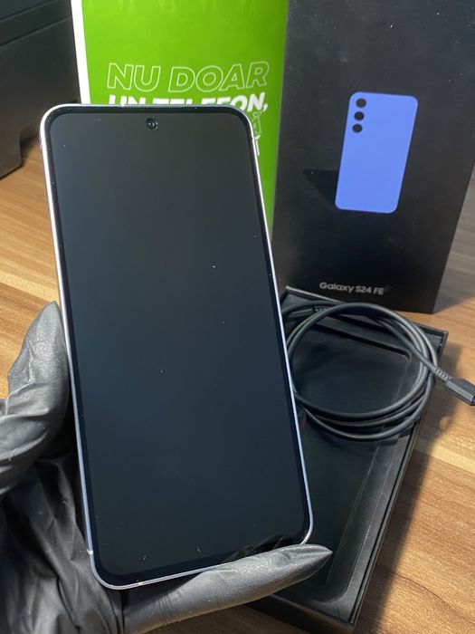 Samsung Galaxy s24 FE• 256 GB • Blue
