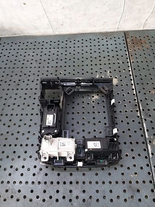 Rama schimbator viteze cu butoane jeep compass 2 6zm43dx8ac 60971259 6zm45dx8ac 735756046