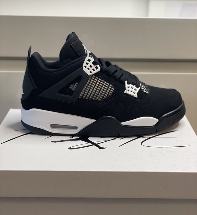 Air Jordan 4 White Thunder Retro Black