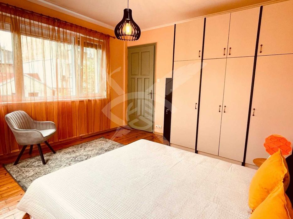 Дава се под наем Двустаен апартамент в София, Център - 60 кв.м за 648.21 € - Снимка #2