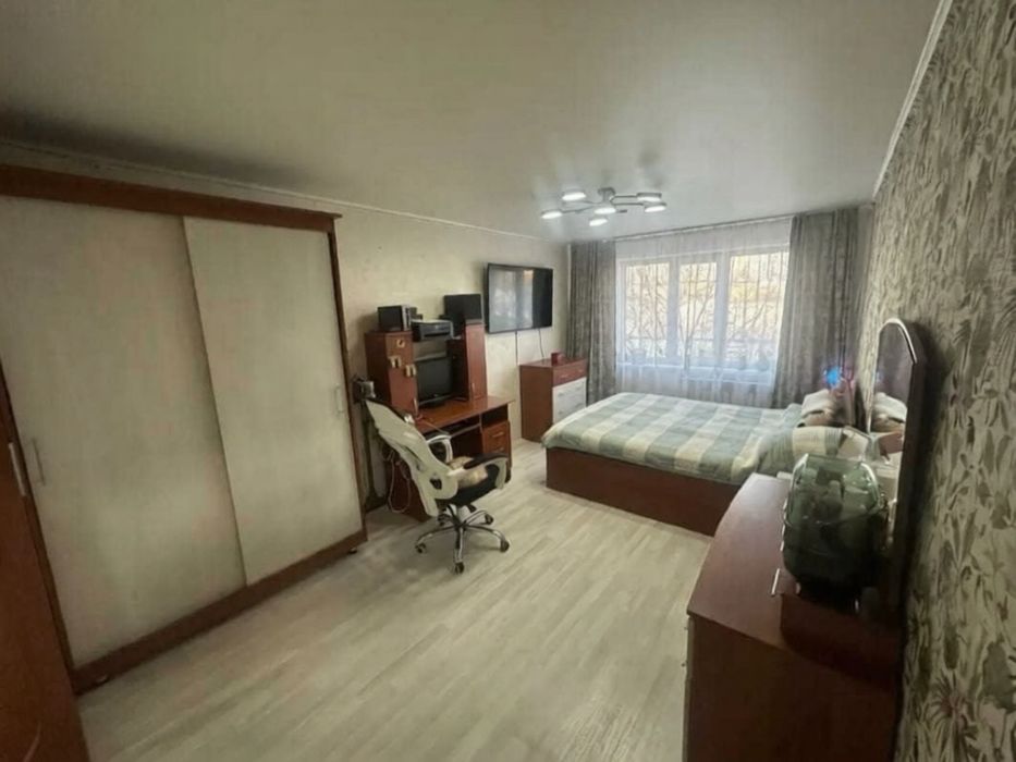 Продам 2 комн квартиру.Омский проект.