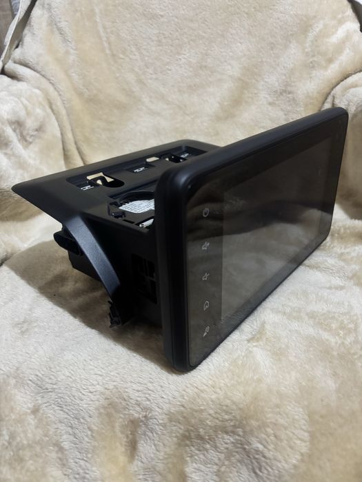 Navigatie MediaNav Dacia Logan 3/Sandero 3