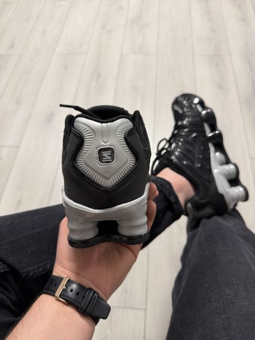 Adidasi Barbati Nike Shox Negru & Gri!