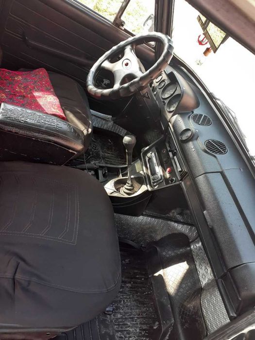 Moshina sotiladi vaz2106