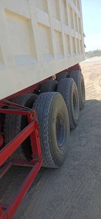 HOWO ТЯГАЧ заводской газ с прицепом  грузоплдъёмность 60 тонна