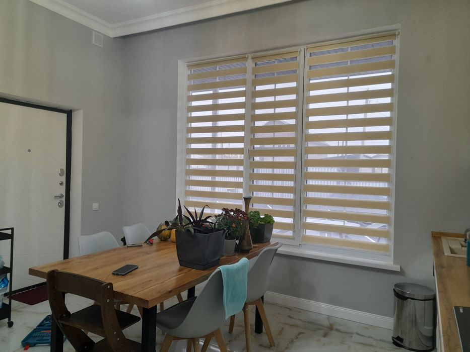 Ролл-шторы/День-ночь/горизонтальные жалюзи