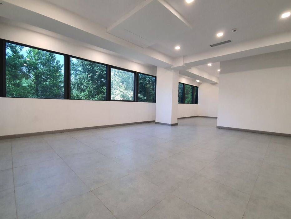 Продается Здание Ц-1 Мирзо Улугбек район 2000 Квадрат С Арендатором