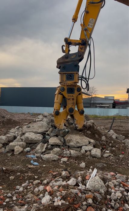 Foarfeca pulverizator hidraulic