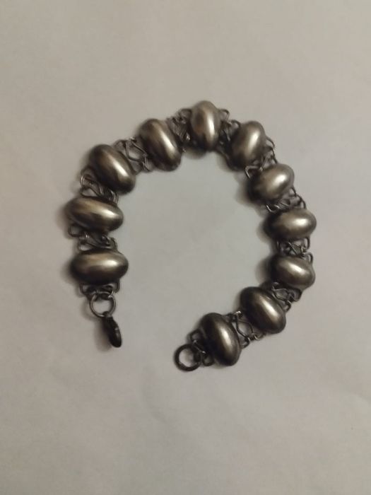Продам браслет серебро