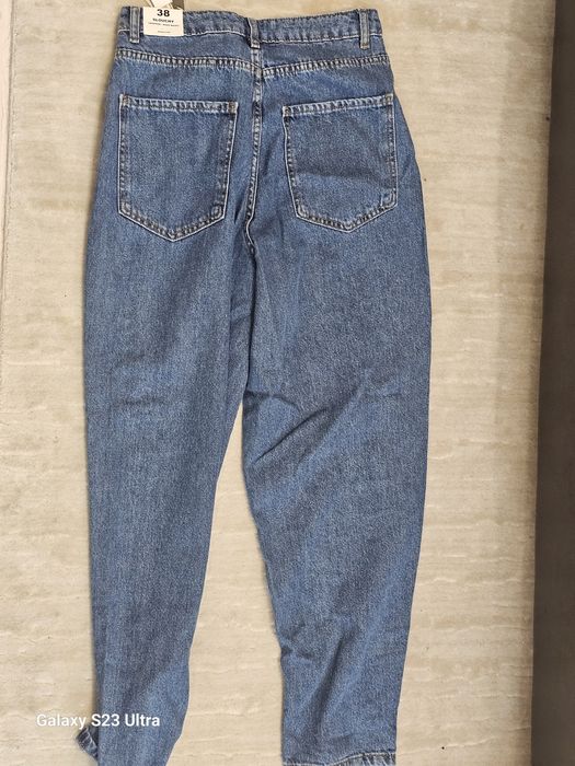 Различни модели дамски дънки