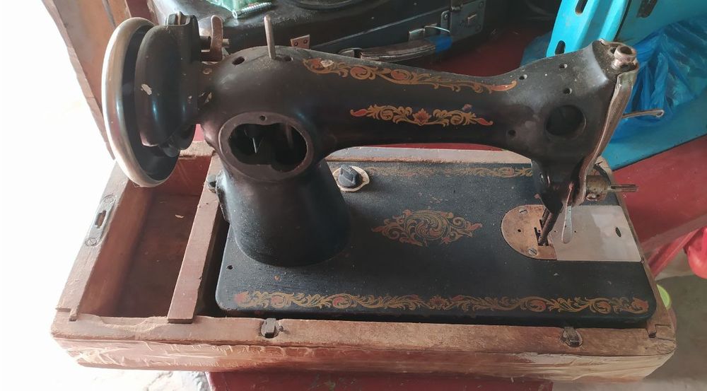 Продаётся швейная машина