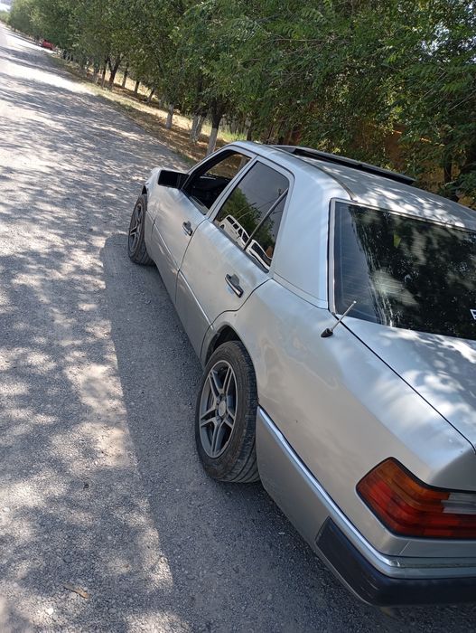 Мерседес бенз  w124
