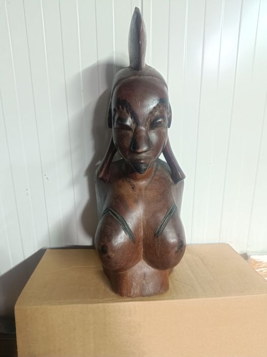 Голяма дървена статуетка на племето  Фулани