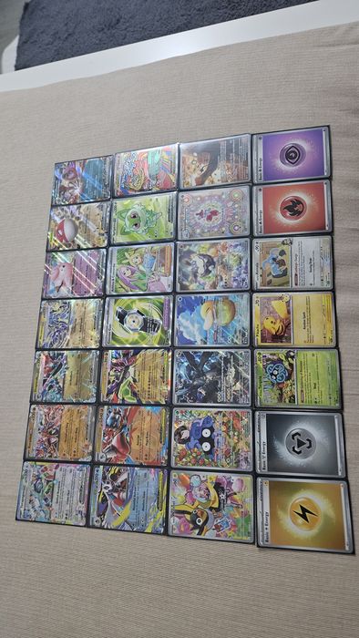 Vând cărți Pokemon ORIGINALE în stare impecabilă
