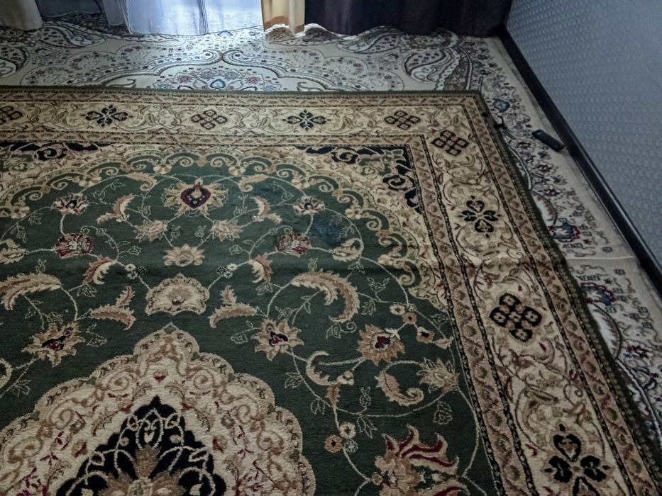 Продам ковры б/у.