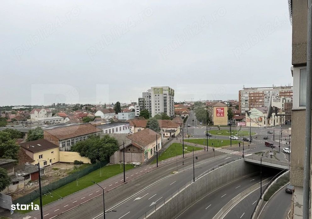 Apartament 2 camere, balcon generos, Centru Civic