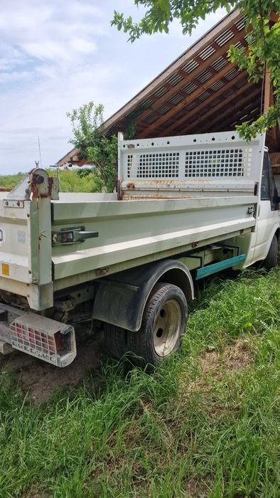 Camioneta basculabila. Transport moloz, materiale, balastru, nisip.