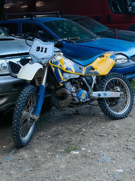 Vând sau schimb cu 4t husqvarna cr 250cc 2t pawer valve