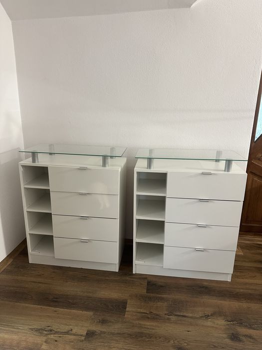 Comoda / dulap alb cu sticla