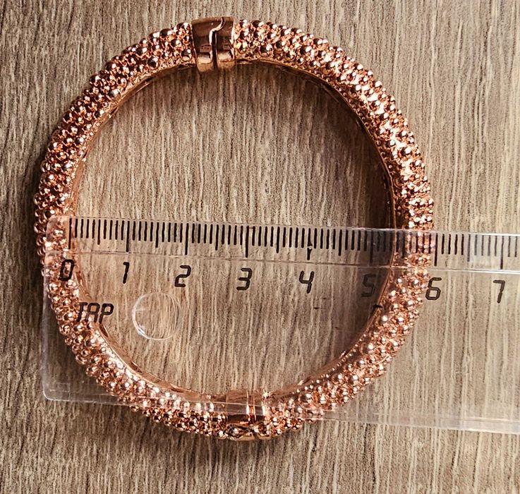 Твърда гривна Rose Gold Be Loved