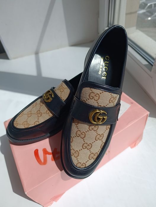 Продам лоферы женские