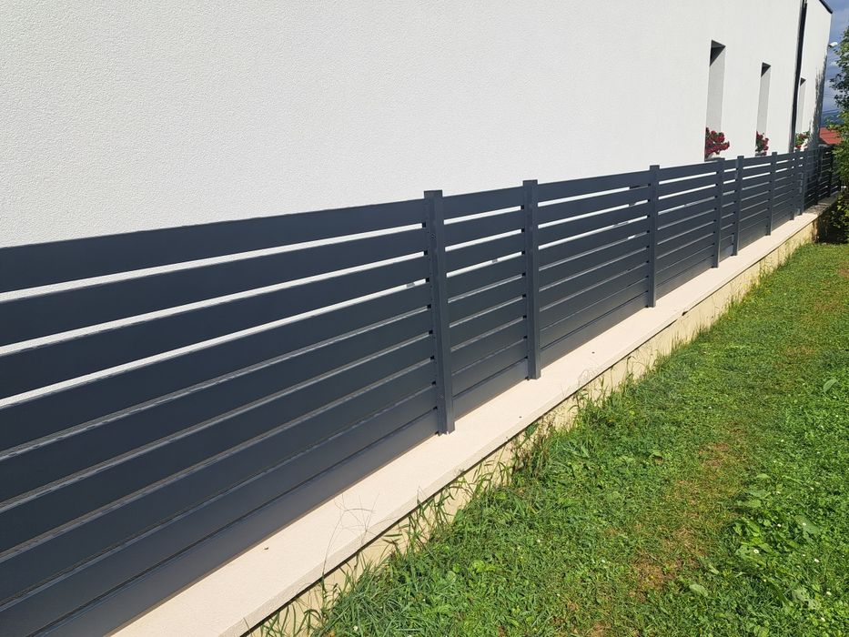 Garduri din șipci metalice