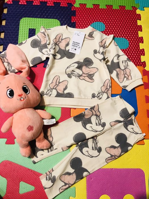 Haine trening minnie mickey dinozauri noi H&M