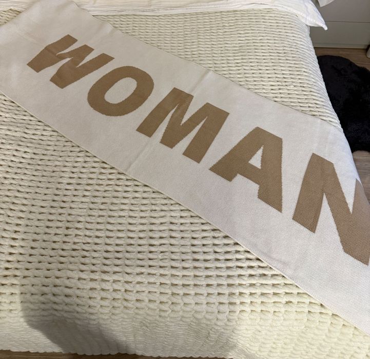 бежов плетен шал