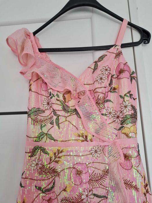 Rochie dama marimea 36 roz  cu paiete