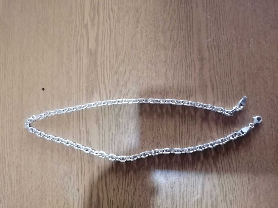 Невероятен  сребърен  ланец