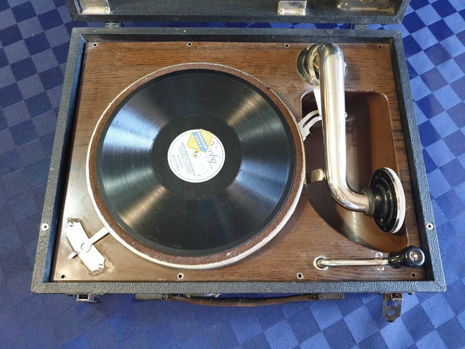 Безупречен  грамофон ELECTROLA