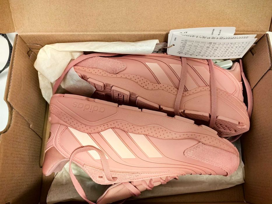 Нови Оригинални маратонки Adidas