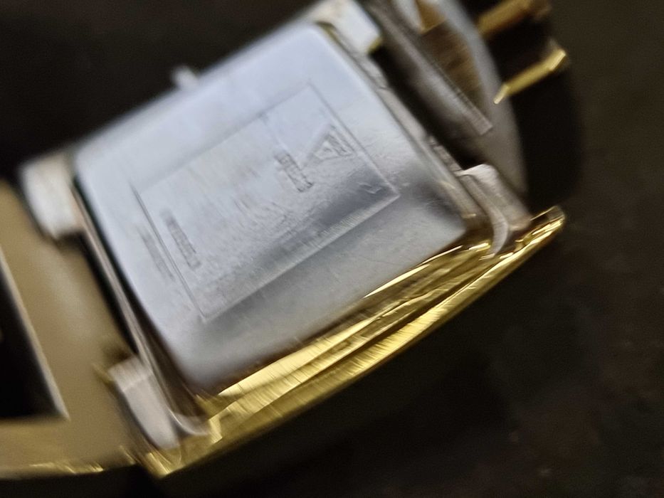 Дамски часовник GUESS 32 mm