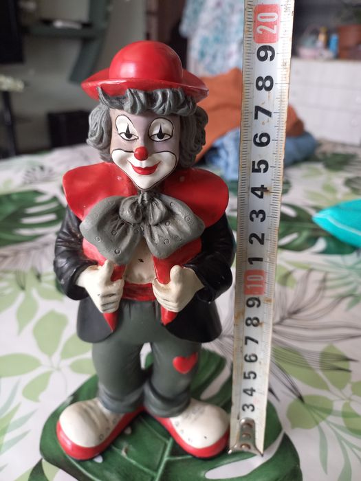 Клоун на Gildee .