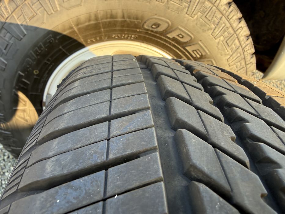 1бр. Лятна Гума 195/65R/15 -GOOD YEAR- DOT:0400- 7.8мм. *10€ за 1бр.*