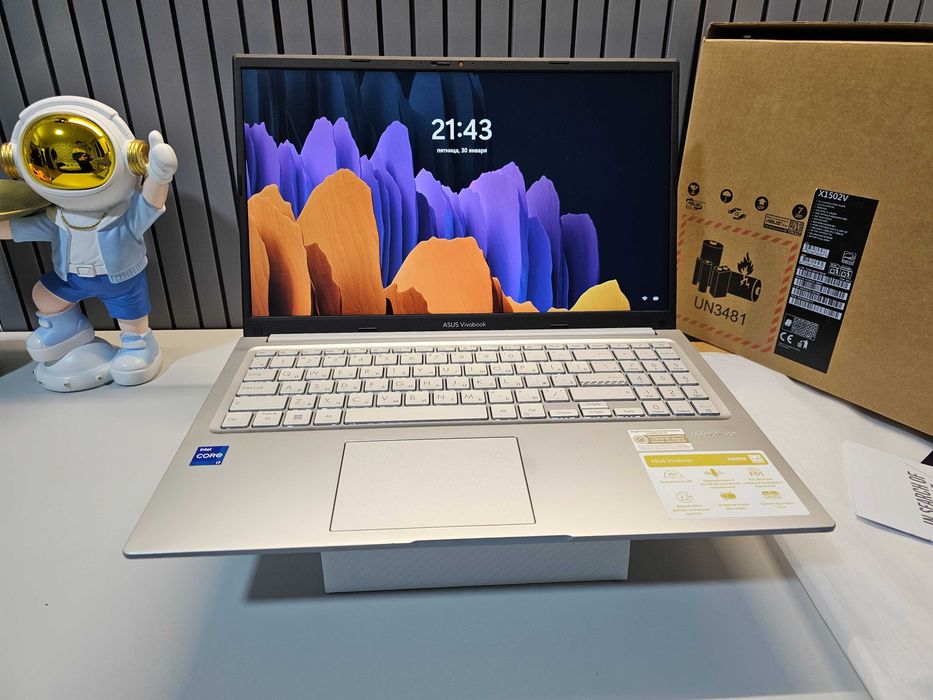 ПРОДАМ Asus VivoBook 15 Мощный Core™i7-13620H/16GB/512SSD/15.6"iPSFHD.