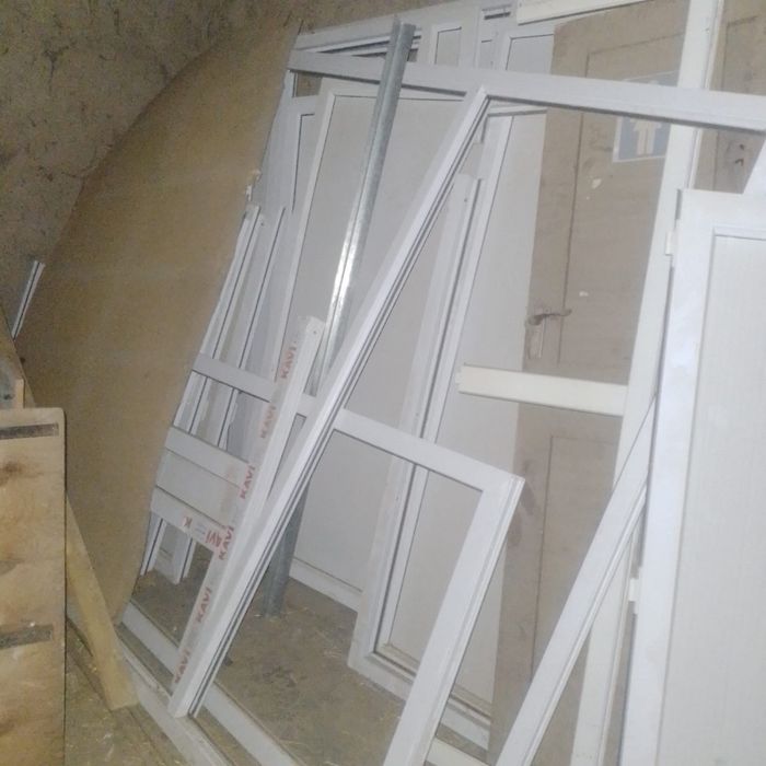 пластик терезе и форточкалар бар