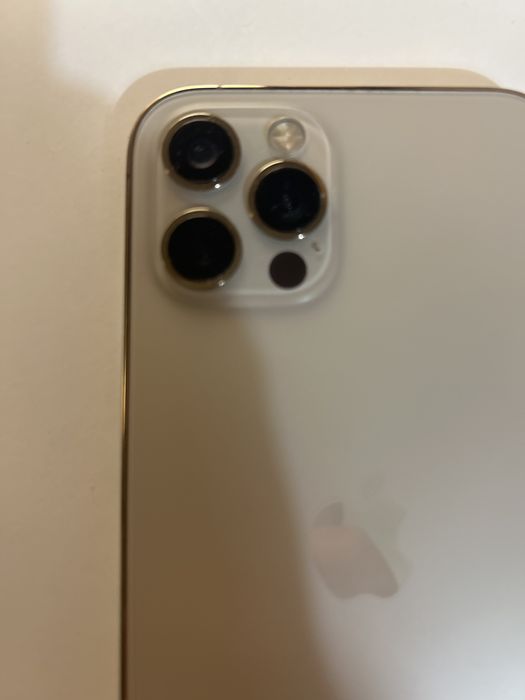Iphone 12 pro на външен вид като нов