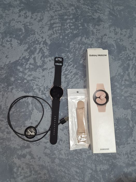 Продам смарт часы Samsung Galaxy Watch 4