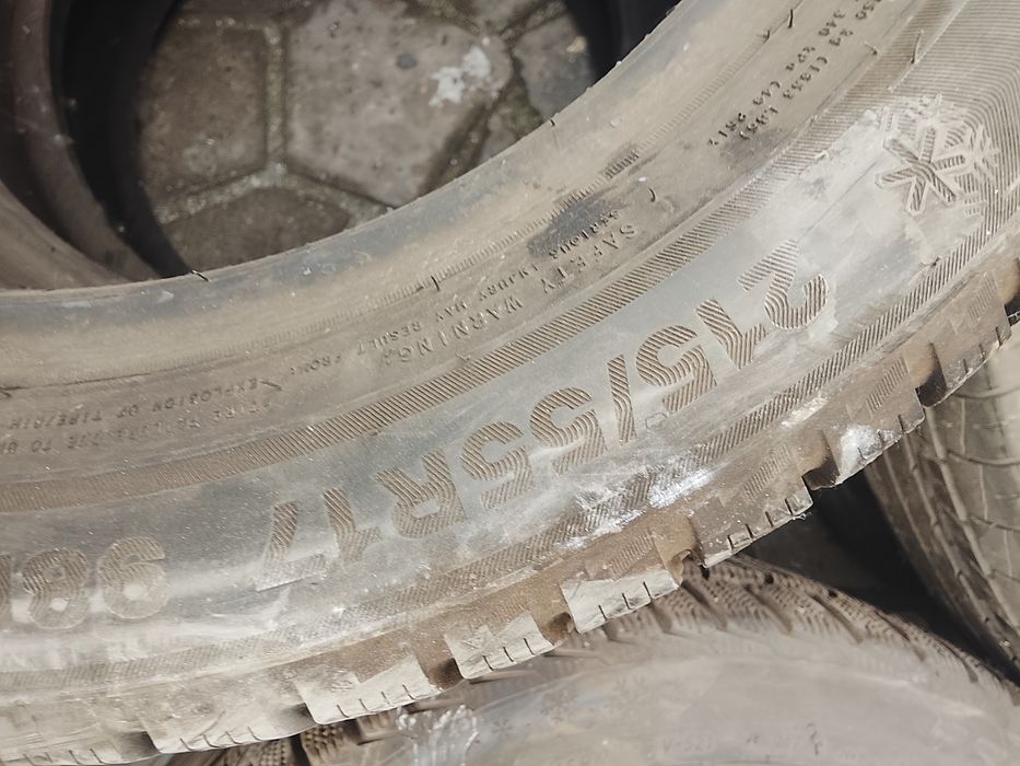 Продам шины зимние липучка