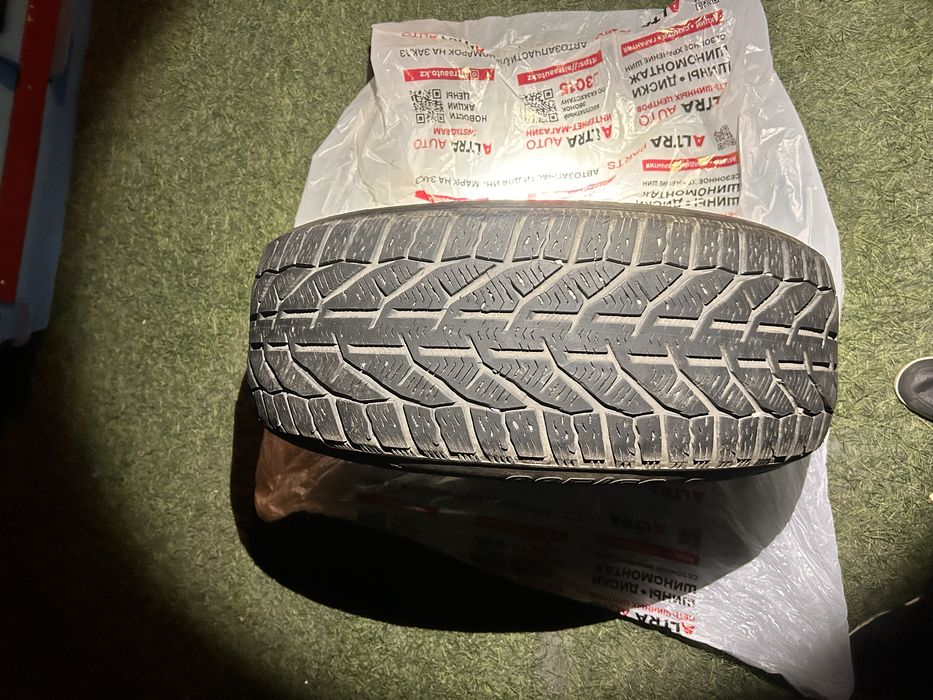 продам шины зимний размер 225/60 R17
