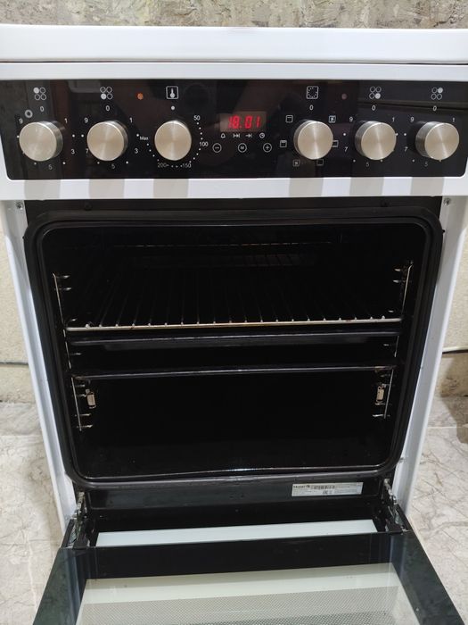 Продам электроплиту Haier