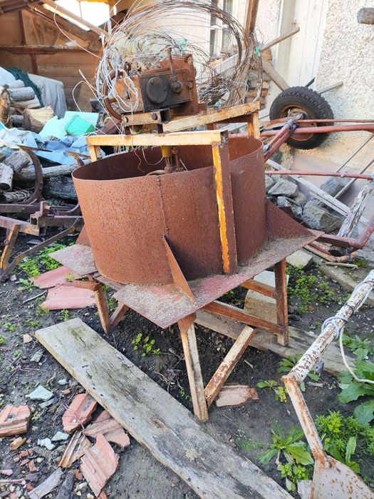 машина за производцтво на бетонови блокчета с бъркалка