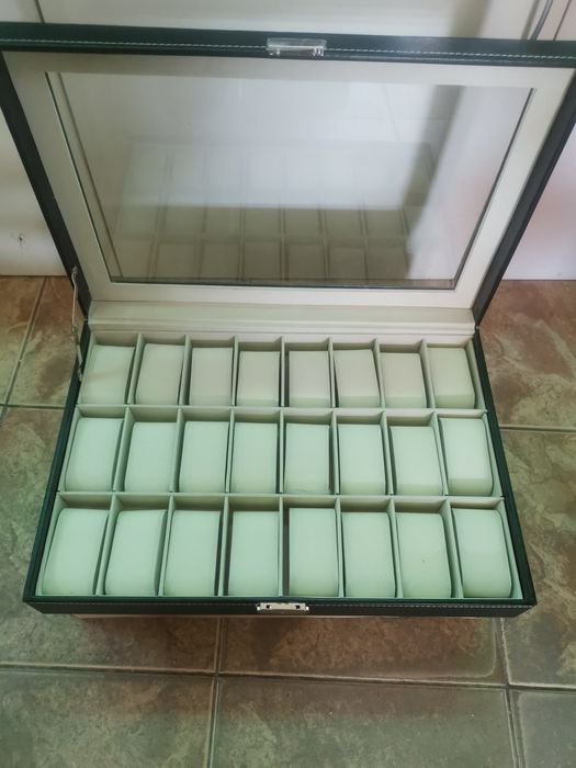 Кутии за часовници - 24бр. и 20бр.