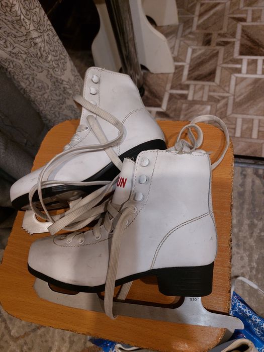 Продам коньки. Бу.